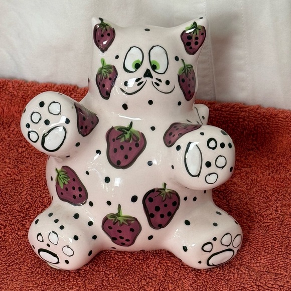 Bella Casa by Ganz 'MEOWBERRY' Kitty Cat Piggy Bank EUC Pink & purple Strawberry - Picture 1 of 7